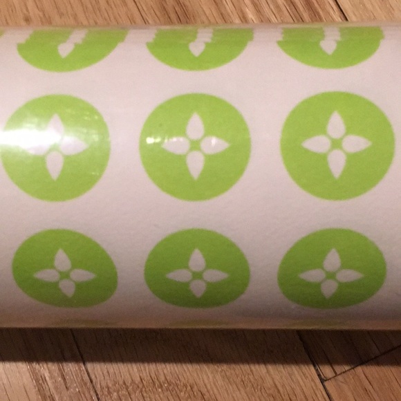 The Container Store Herbal Cucumber Shelf & Drawer Liners 18”x24” 4 Sheets - Picture 3 of 3